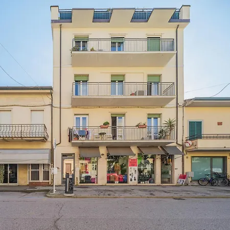 La Casa Della Ceramista By Interhome Apartment Viareggio